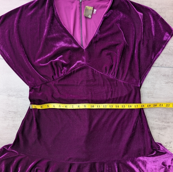 Taylor Women's Purple Plum Velvet V Neck Flutter Sleeve Mini Dress Size 16 - Picture 5 of 10